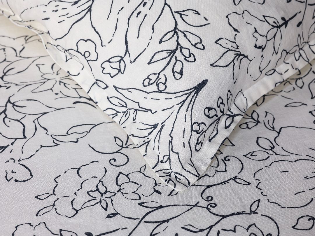Amor Perfeito Duvet Cover